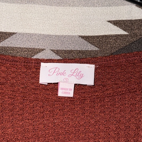 Top - Picture 2 of 3